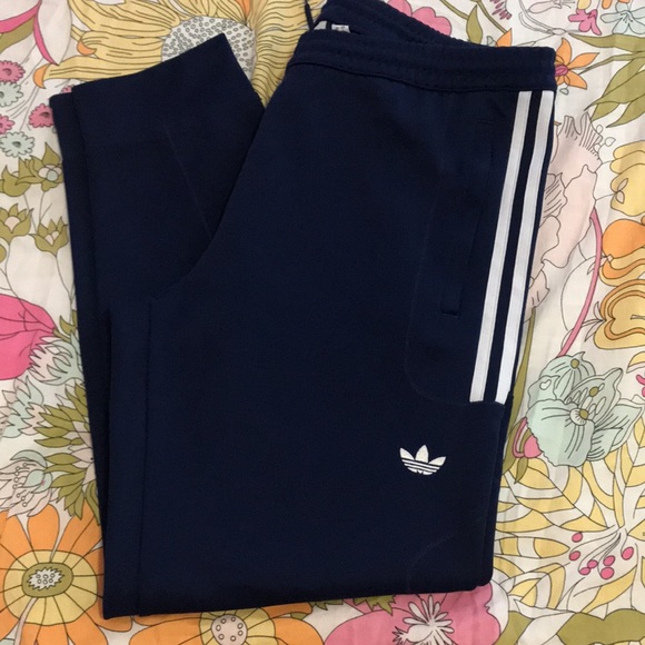 Adidas - Picture 3 of 7